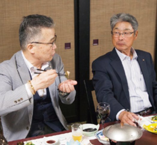 会員の懇親の様子